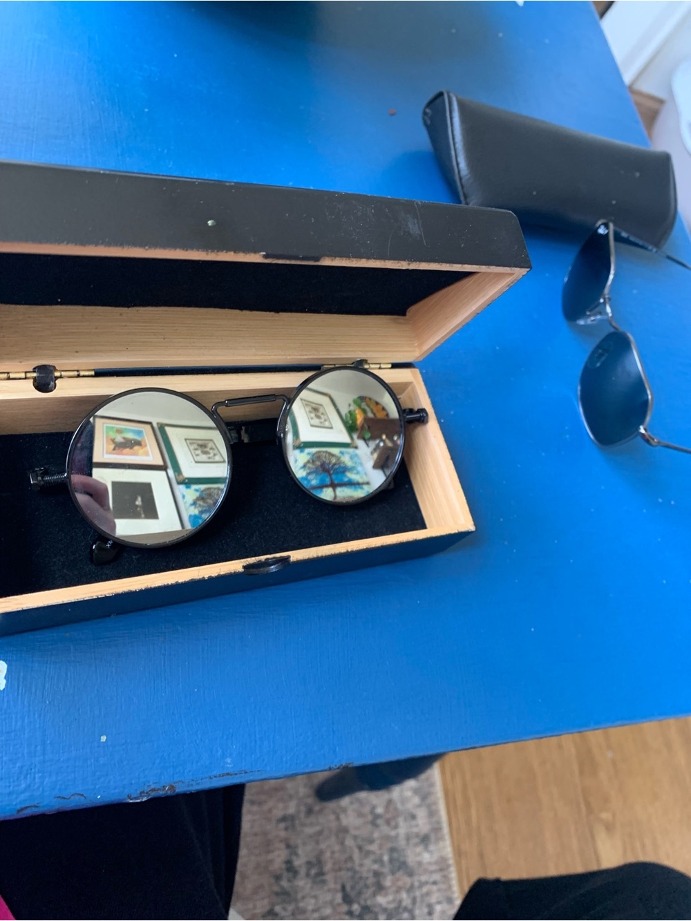 Round sunglasses